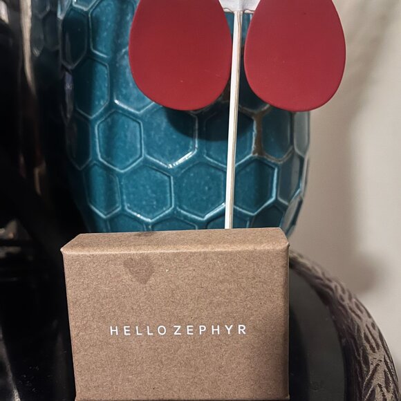 2 Pair Hello Zephyr Earrings - Picture 1 of 4